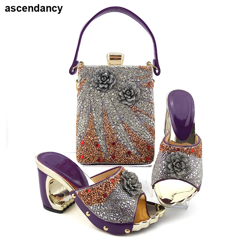 Комплект из фиолетовых туфель и сумочки в итальянском стиле коллекция 2020 года