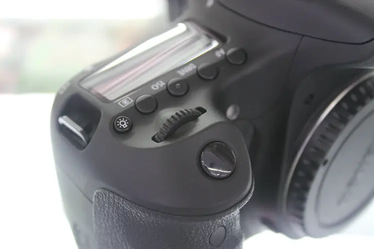 Б/у цифровая зеркальная камера Canon EOS 60D 18 МП CMOS с объективом 18-55 мм f/3 5-5 6 IS II SLR |