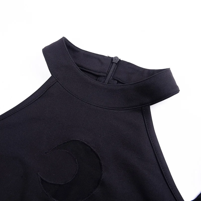 Женское готическое платье на бретельках с открытыми плечами летнее