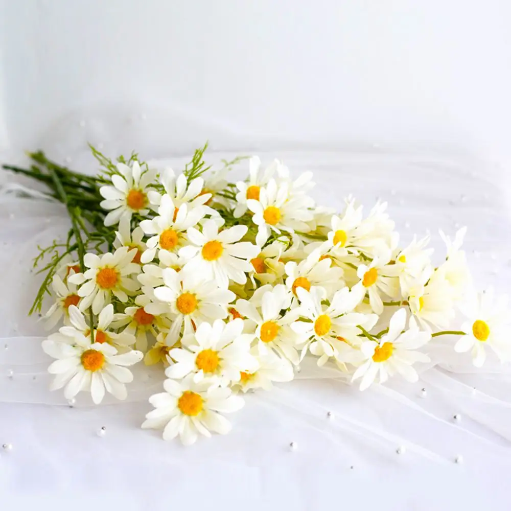 

10pcs/bouquet Artificial Daisy Flowers Silk Fake Chamomile Flowers Stamen Small Daisy for Wedding Festival Home Table Decor