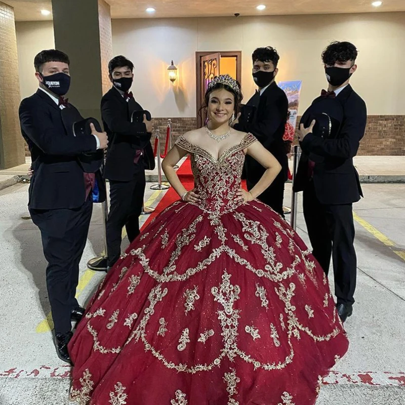 

Бордовые платья с открытыми плечами для Quinceanera, кружевные аппликации, блестки, тюль, принцесса, детский наряд, бальное платье, одежда для вып...