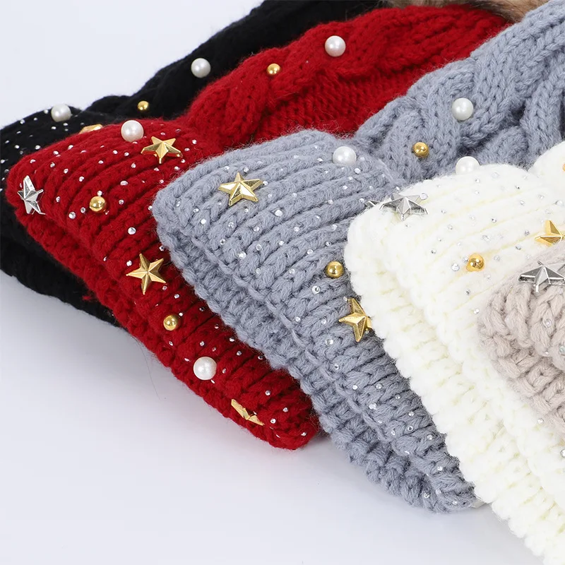 

2020 New Winter Pearl Beanie Cap Lady Fluffy Double Layer Faux Fur Pom Pom Knit Skullies Bean Bean Pompom Ski