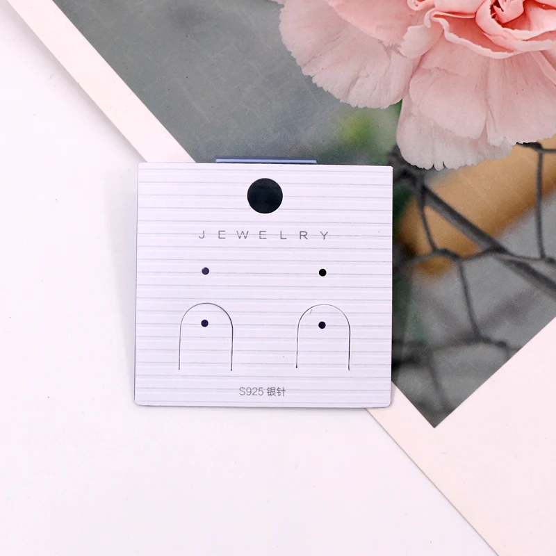 Висячая карточка для сережек из ПВХ белая в полоску 5 х 4 7 см 200 шт. | Украшения и