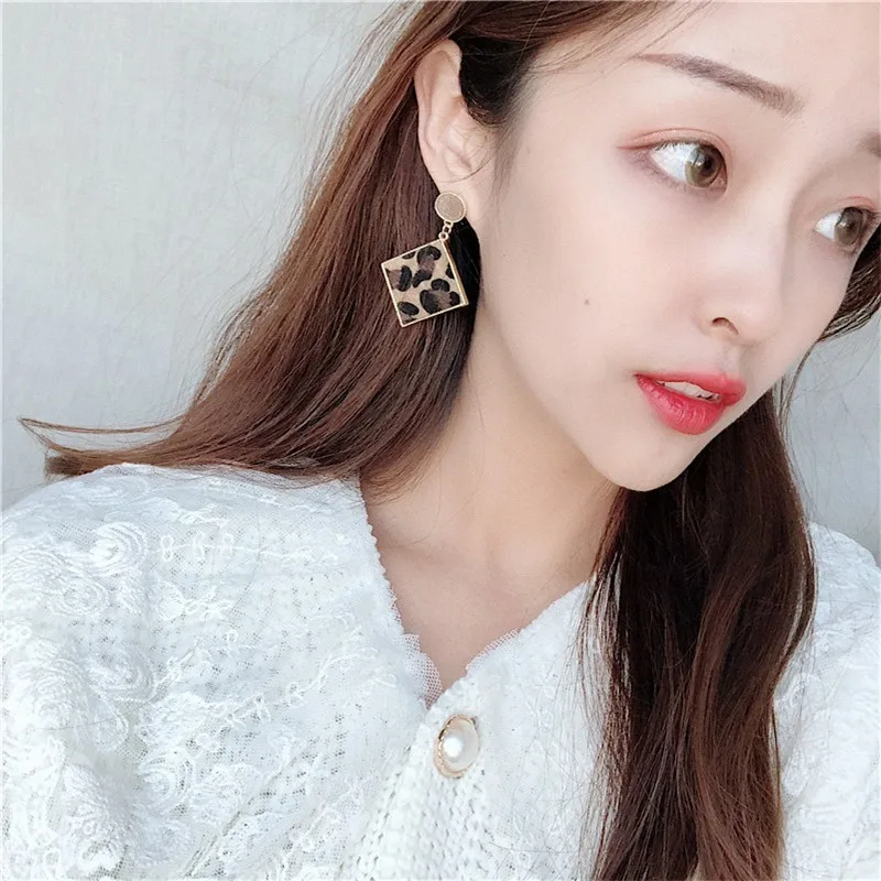 Классические леопардовые серьги из сплава с плюшевой подкладкой для женщин