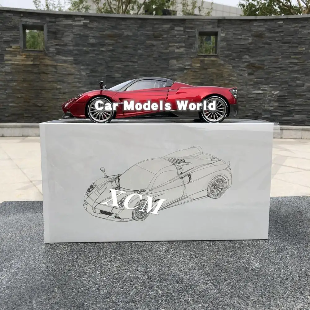 Литая под давлением модель автомобиля LCD модели Huayra Roadster 1:18 (красный) + маленький