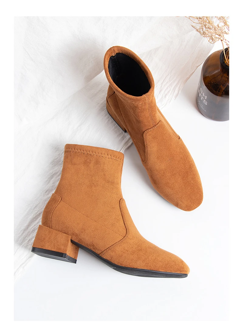 Botas mujer invierno; коллекция года; женские зимние ботильоны на меху; женские ботинки на высоком каблуке; однотонная женская обувь; цвет синий, черный