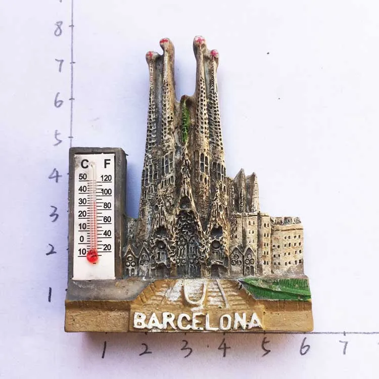 

QIQIPP Creative thermometer magnet refrigerator stereo tourist souvenir of Sagrada Familia Cathedral in Barcelona, Spain