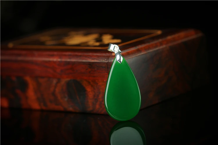 

CHINESE XINJIANG GREEN JADE WATER DROP PENDANT HAND CARVING NECKLACE FASHION AMULET LUCK GIFTS MEN SWEATER CHAIN FREE ROPE