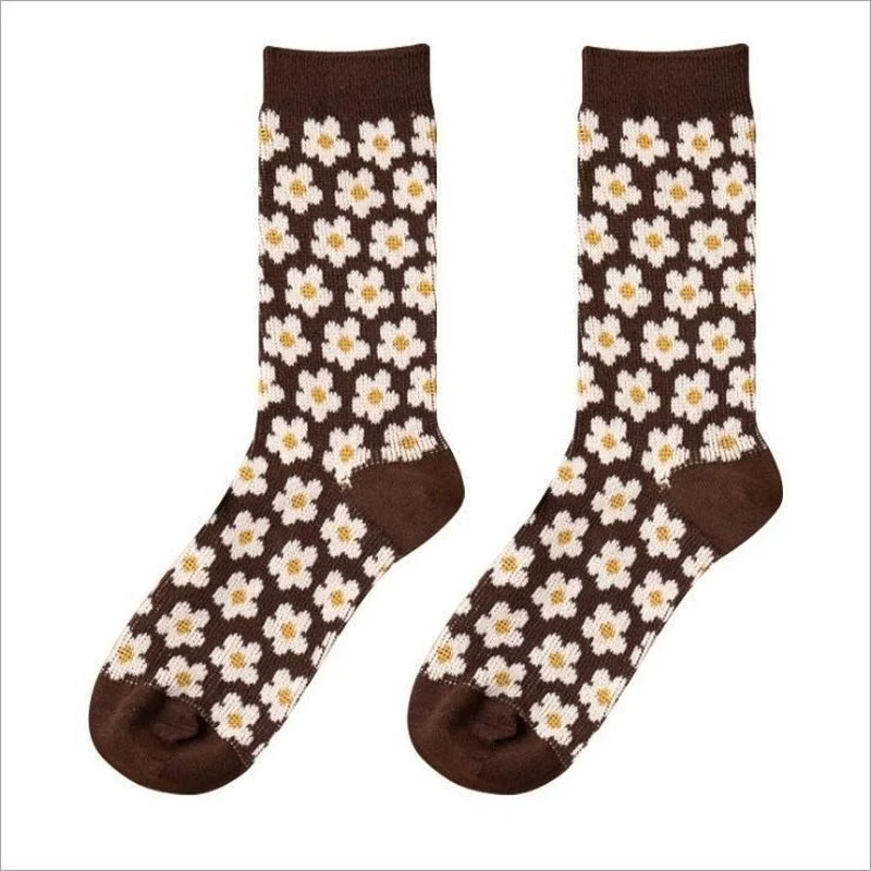 

2 Pairs of Coffee Color Socks Autumn and Winter Women's Mid-tube Thickened Warmth Japanese Retro Pile Stockings Stockings