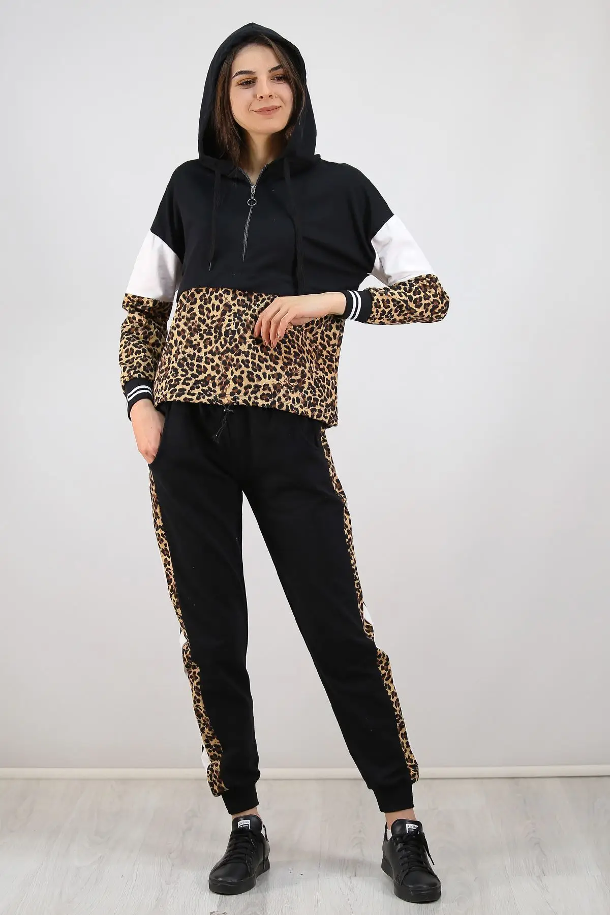 

Casual Two Piece Outfits Pullovers Hoodies and Elastic Waist Jogger Pants Spring Winter Tracksuit Woman Suit Female Sets 2021