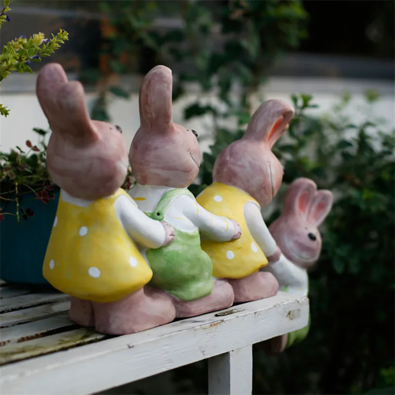 

WU CHEN LONG Creative Garden Statue Cute Rabbit Courtyard Decoration Outdoor Small Balcony Layout Indoor Resin Home Decor A2099