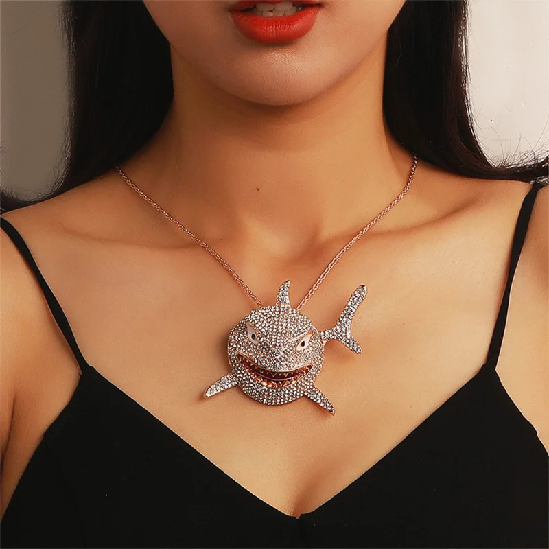 

New Fashion Hip Hop Diamond Pendant Necklace Retro Punk Exaggerated Large Shark Clavicle Chain Couple Jewelry Wholesale