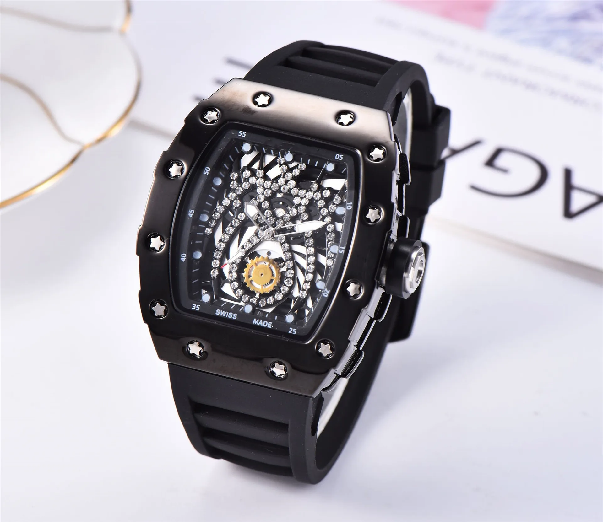 

LOOKWORLD fashion plastic transparent shell men's watch men's quartz machine