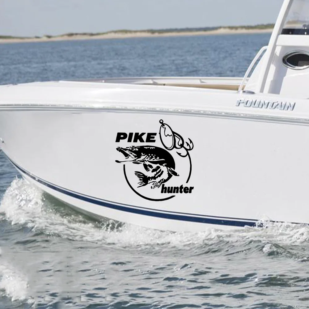 Новая наклейка на автомобиль с изображением рыбы охотника щуку интересная