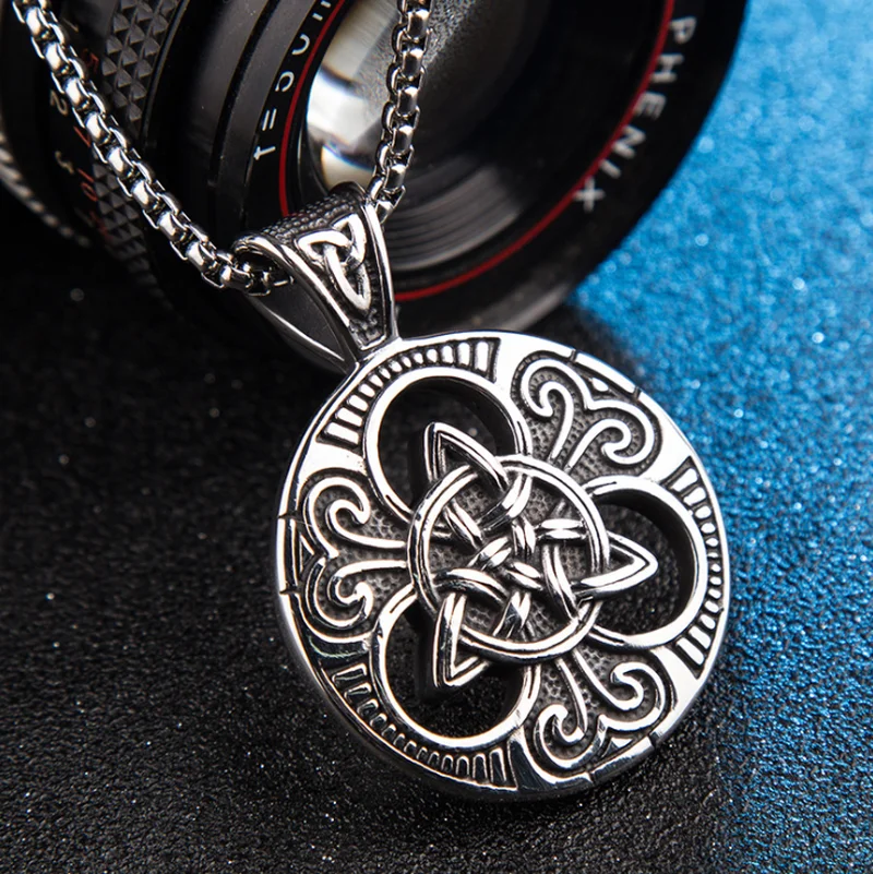 

Retro Nordic Style Men's High Quality Metal Celtic Knot Amulet Pendant Necklace