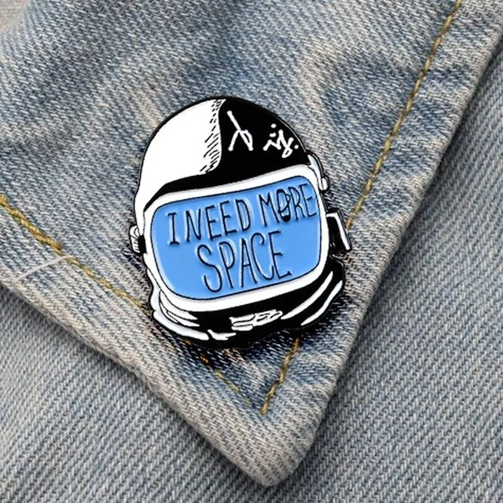 Мне нужно больше места \ астронавт эмалированная булавка На Заказ броши для
