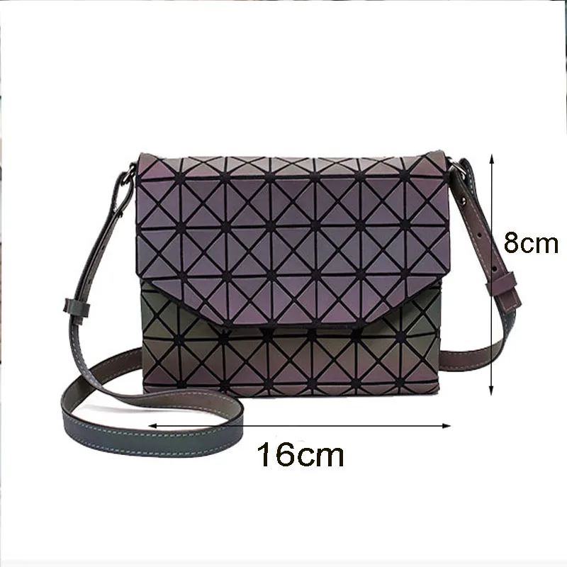 

Ddjpd.Ladies geometric reflective small bag rhombus shoulder messenger bag European and American fashion luminous bag