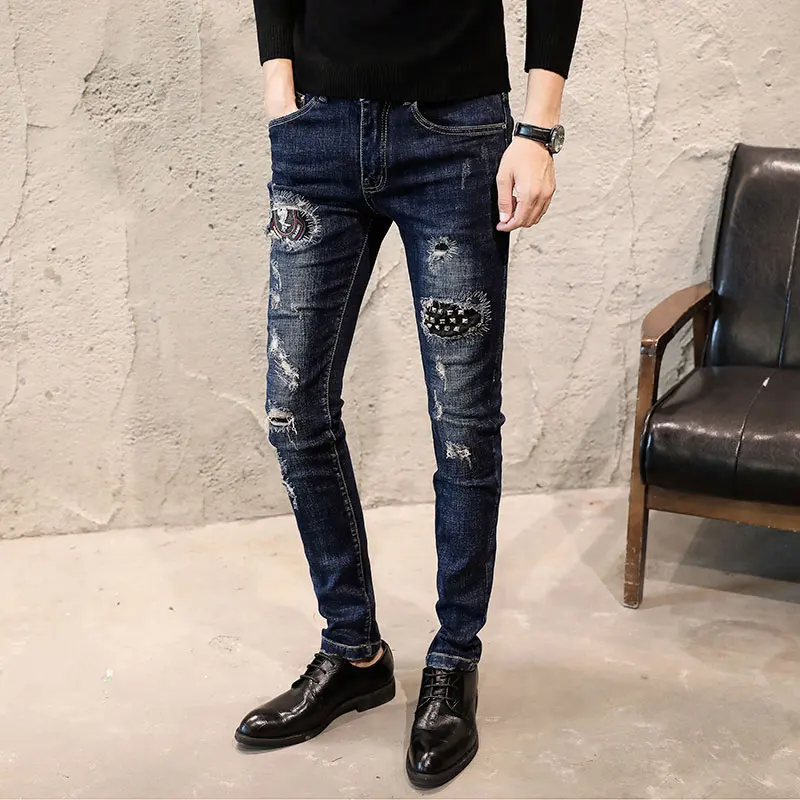 Мужские джинсы с дырками повседневные облегающие вышивкой в Корейском стиле 2019 |