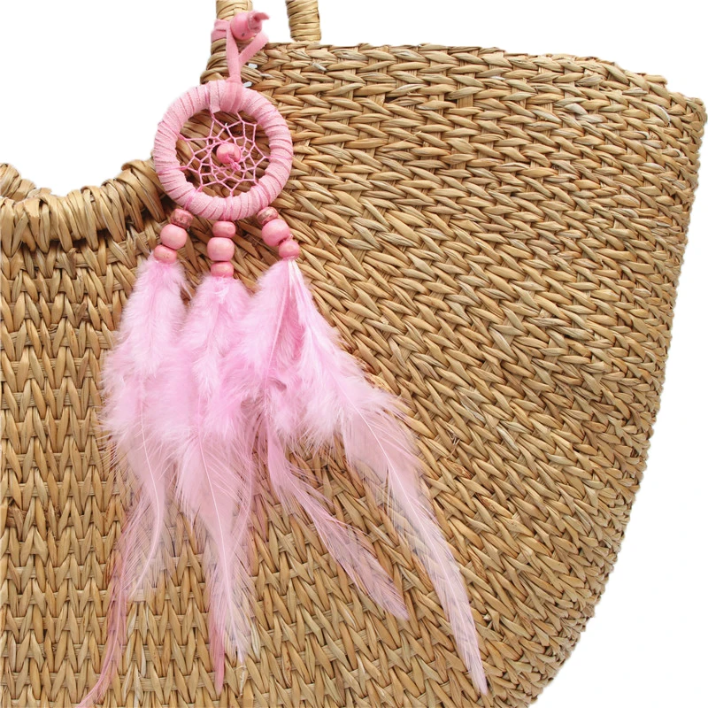 Брелки Ловец снов в стиле бохо с разноцветными перьями и деревянными листьями