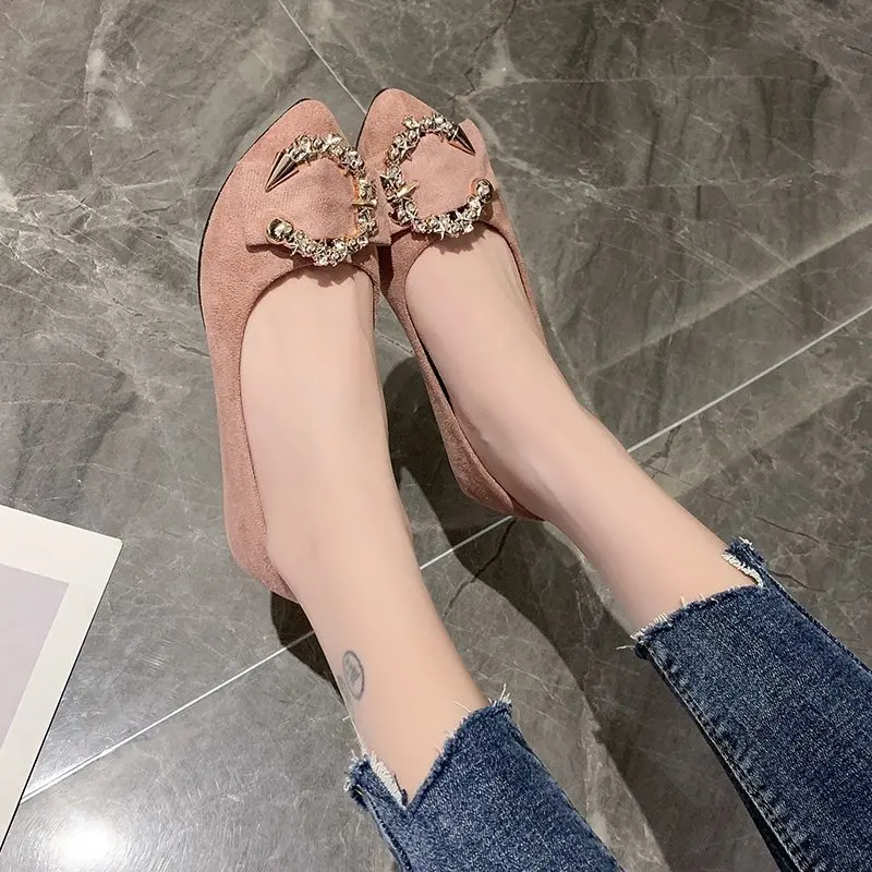 

Женские туфли с острым носком, без застежки, на плоской подошве