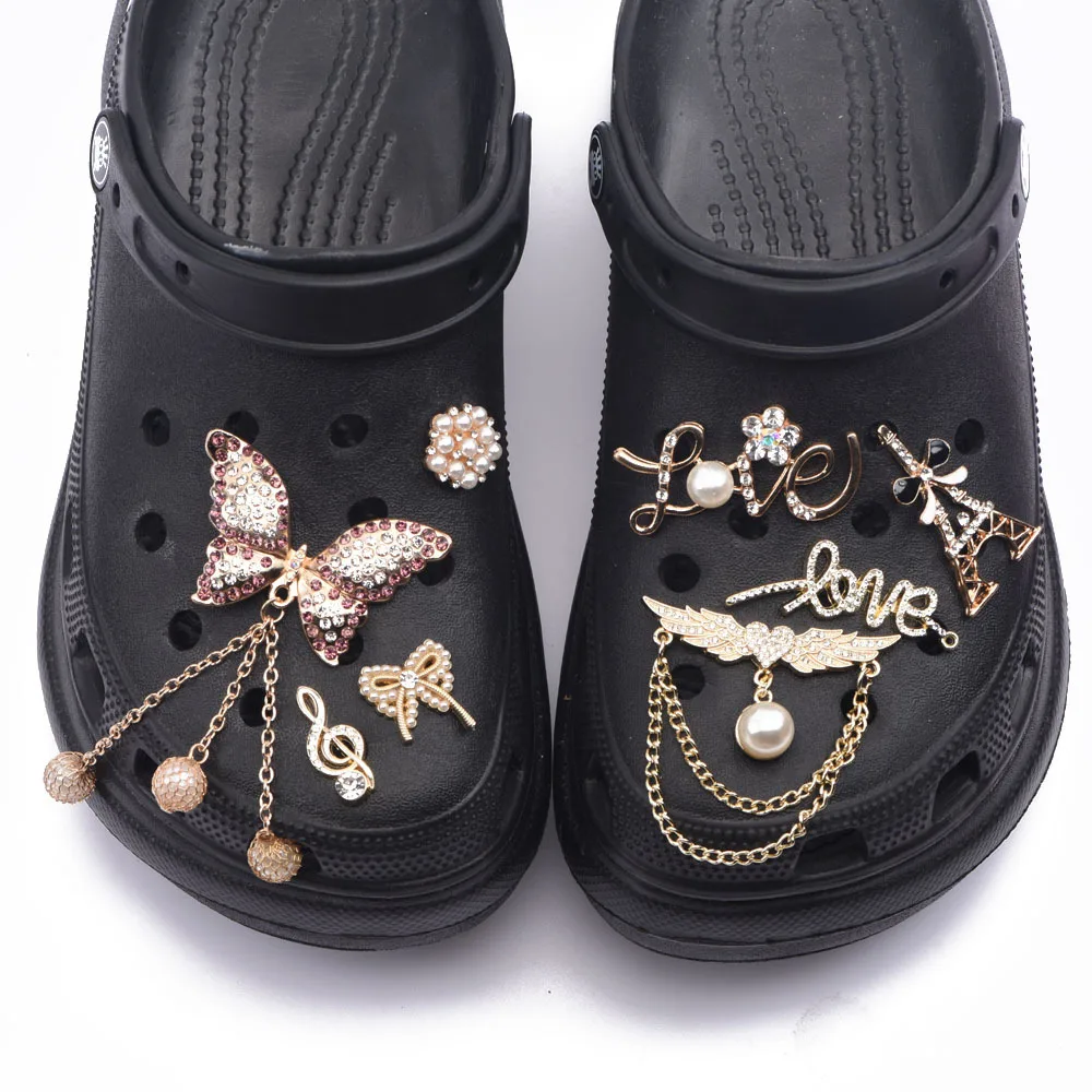 

New Brand Shoes Charms Designer Croc Charms Bling Rhinestone Girl Gift Glow Clog Decaration Metal Love Butterfly Accessories