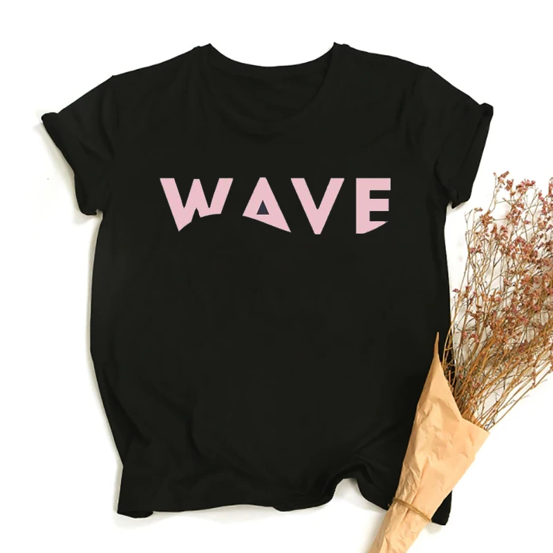 

Женская футболка с круглым вырезом, коротким рукавом и принтом букв