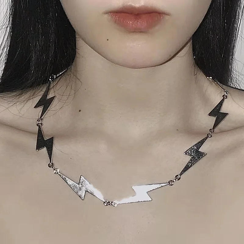 

New Lightning Shaped Metal Clavicle Chain Hip Hop Nightclub Punk Couple Necklace Jewelry Accessories Wholesale