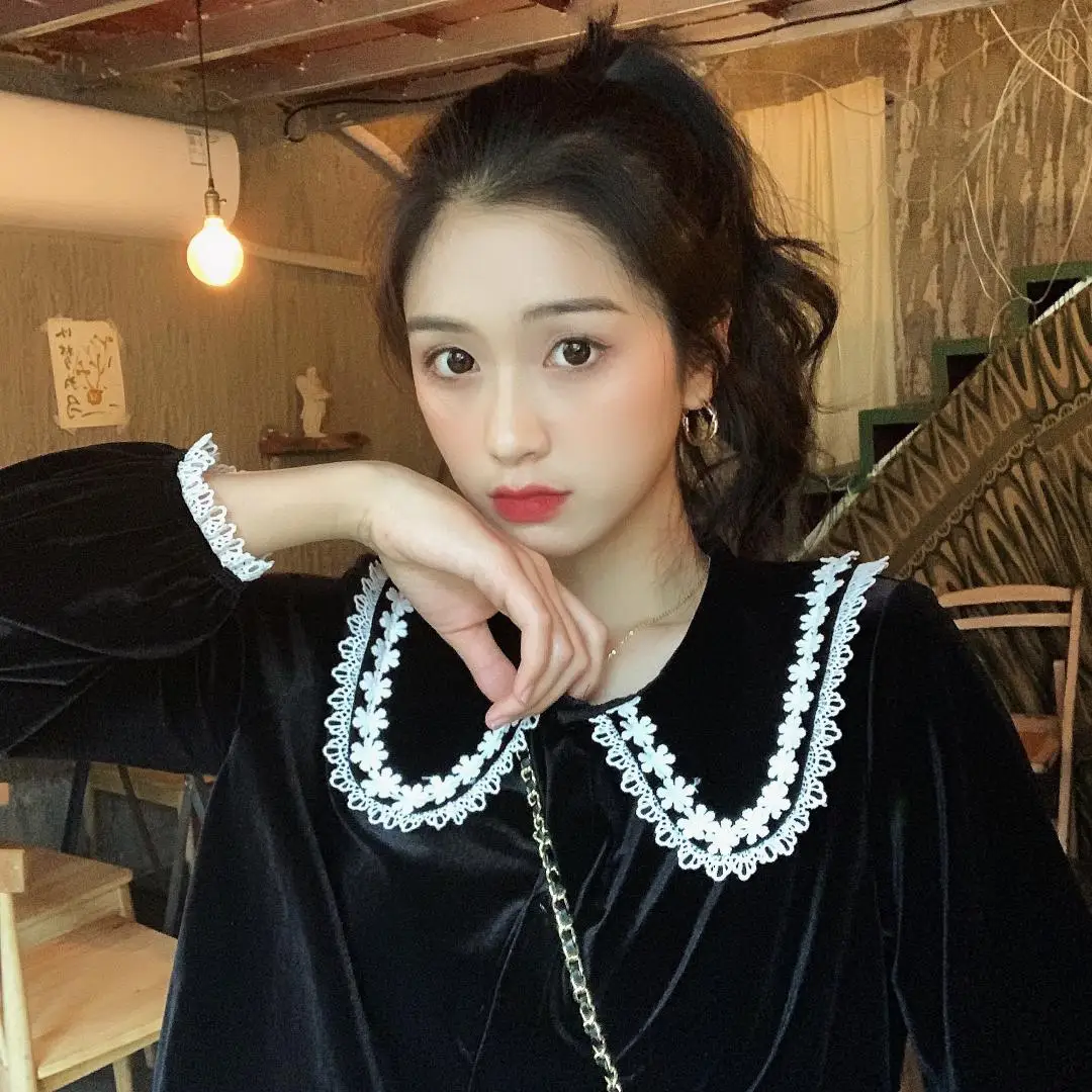 Женское длинное вязаное платье белое Ажурное черное составного кроя с длинным