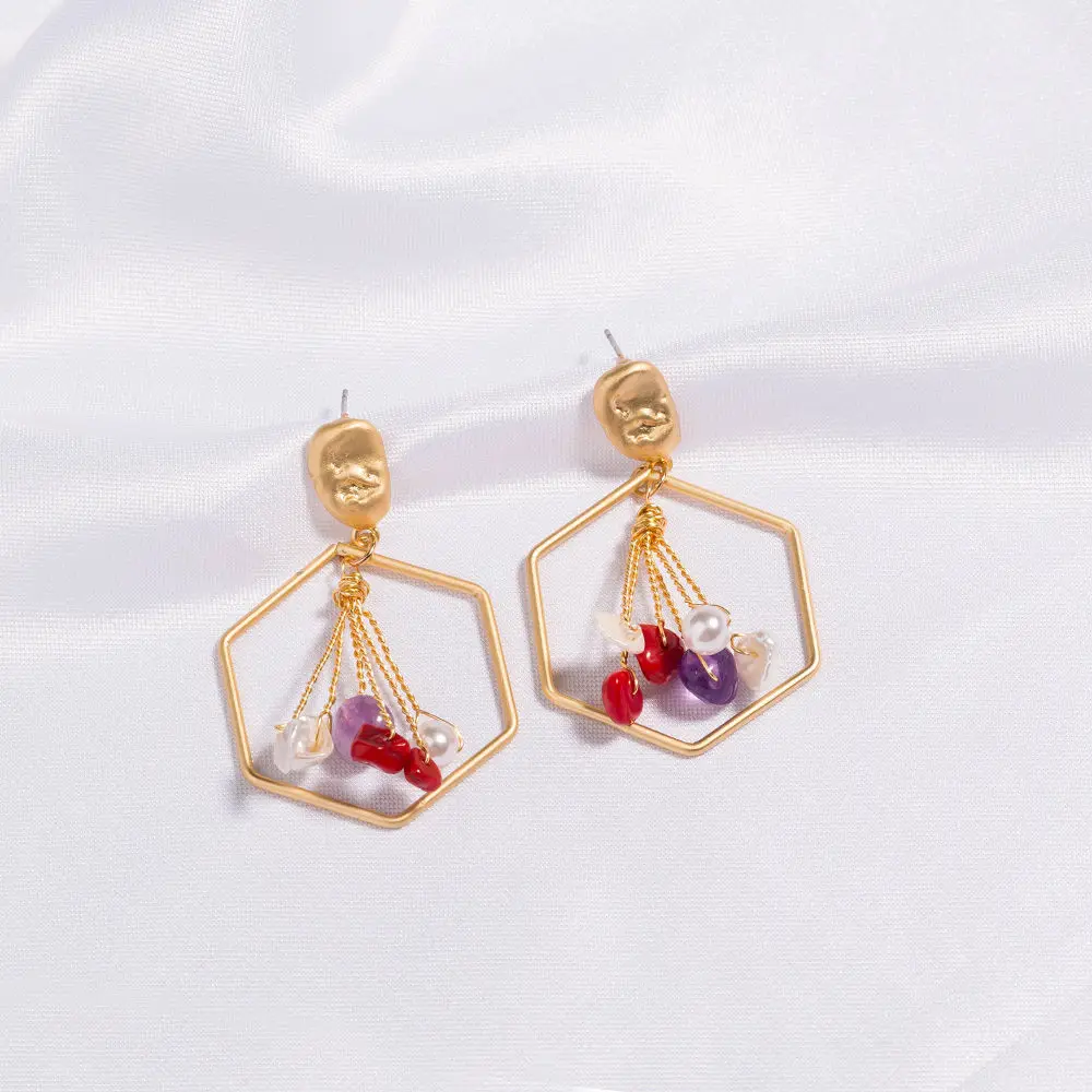 Серьги с жемчугом и натуральным камнем необычный дизайн металлические золотые