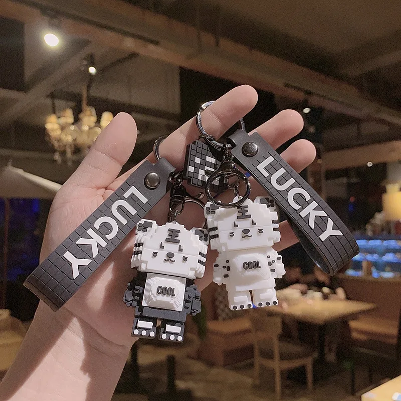 

Конструктор брелок с тигром 2022 год Тигра Новинка кукла-Тигр брелки для автомобиля высококачественные украшения для сумок оптовая продажа