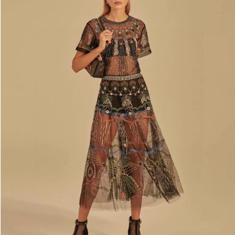 

Женский винтажный комплект из 2 предметов, черная длинная юбка макси с 3D вышивкой, 2021, женская летняя футболка