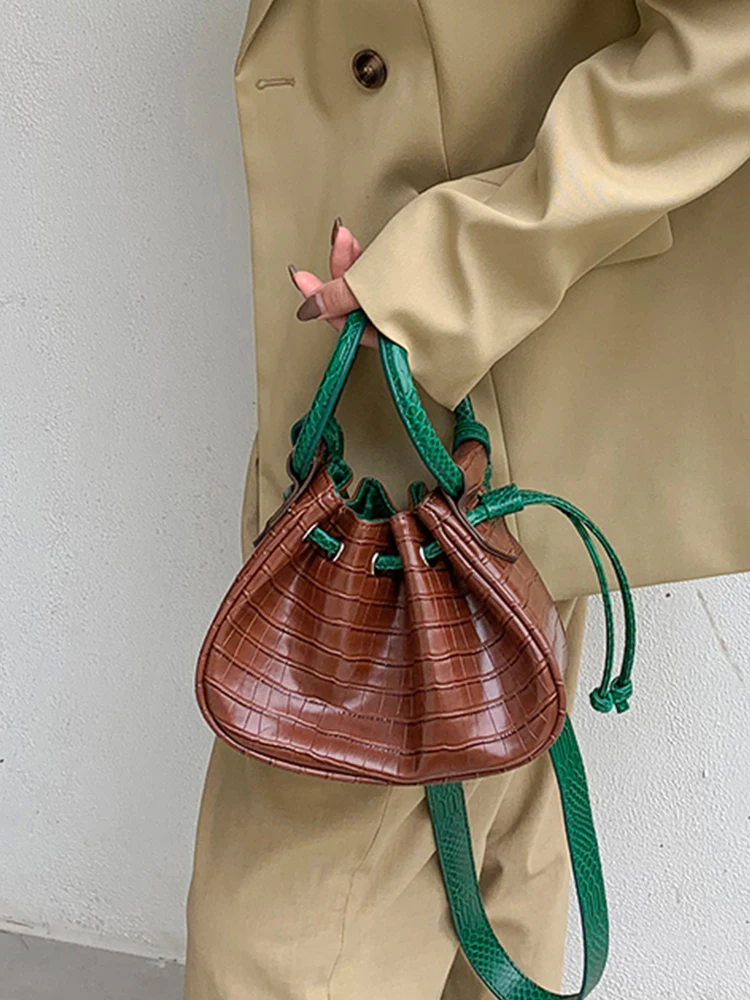 

Women designer bucket bag print Crocodile pattern totes handbags brown black crossbody messenger bag 2021 spring summer new