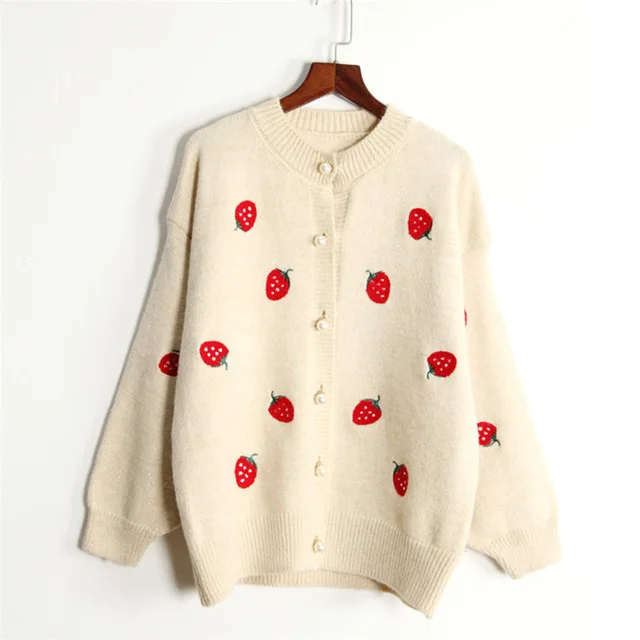 

Кардиган женский вязаный однобортный на пуговицах с жемчугом и вышивкой клубники
