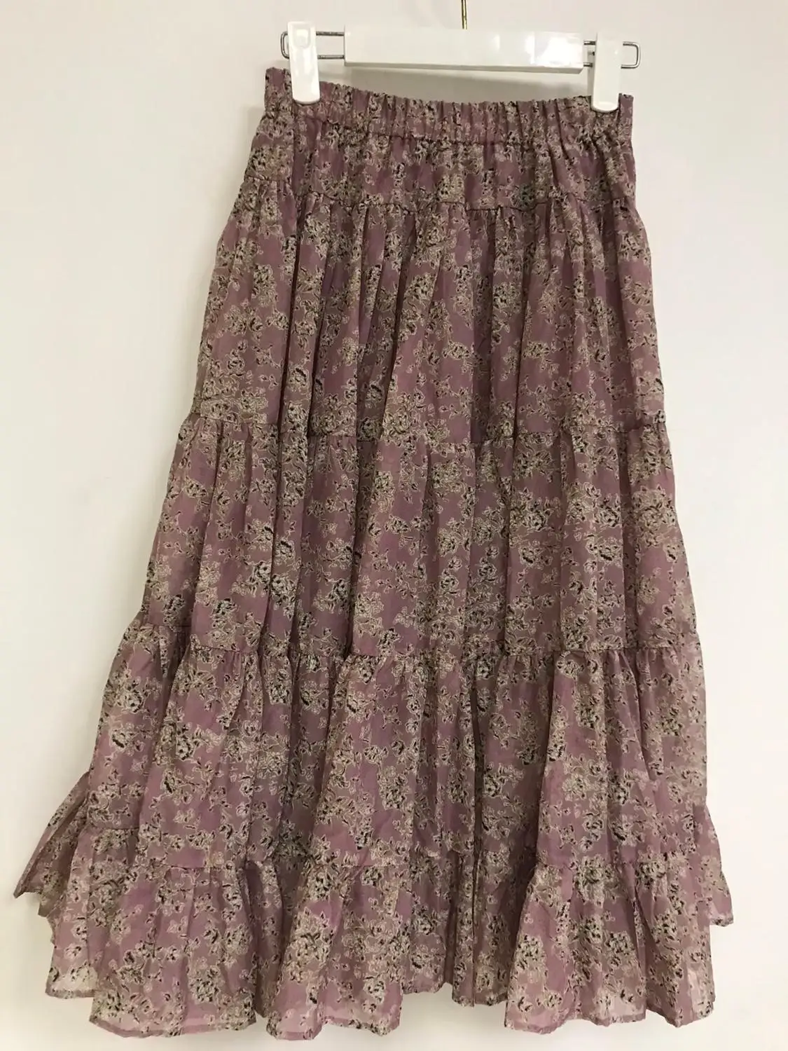 Женская плиссированная юбка средней длины с цветочным принтом и эластичным