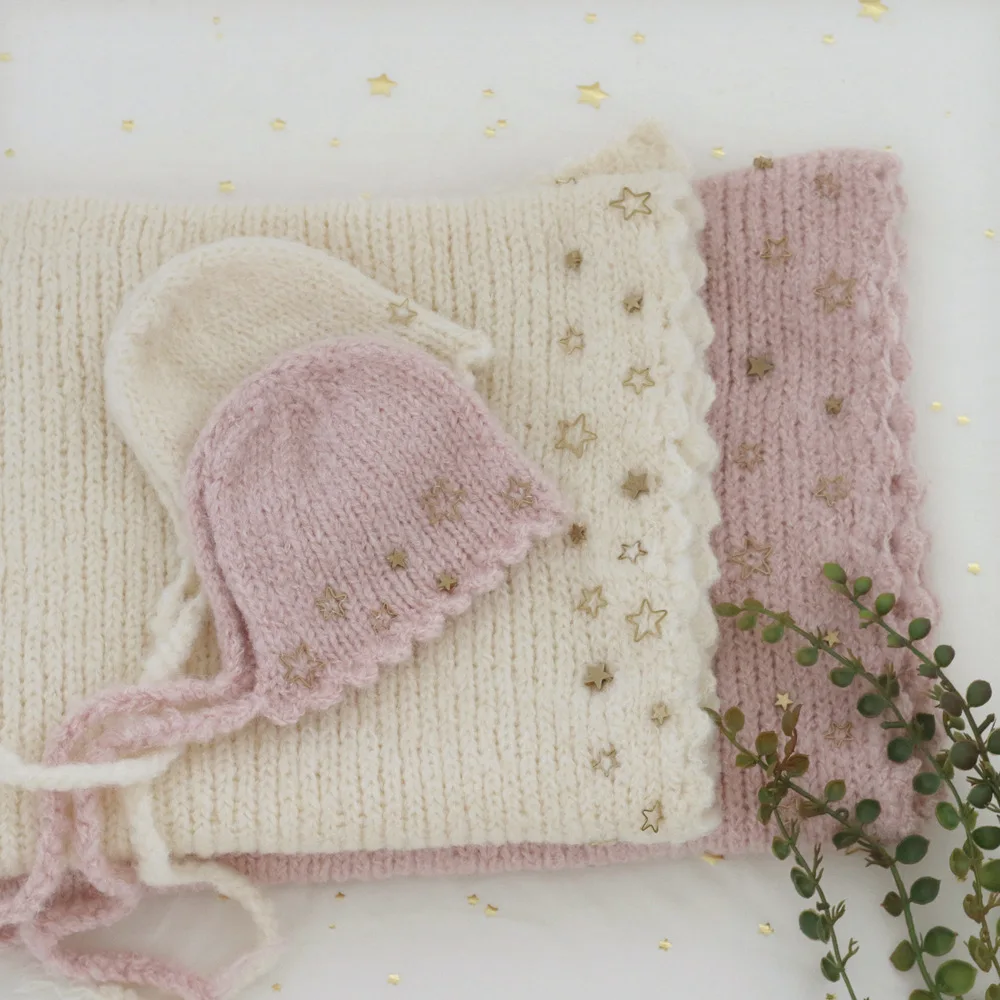 

Mohair Newborn Star Wrap Bonnet Set for Photography Props Knitted Pattern Trimmed with Little Stars Baby Wrap Stretch Blanket