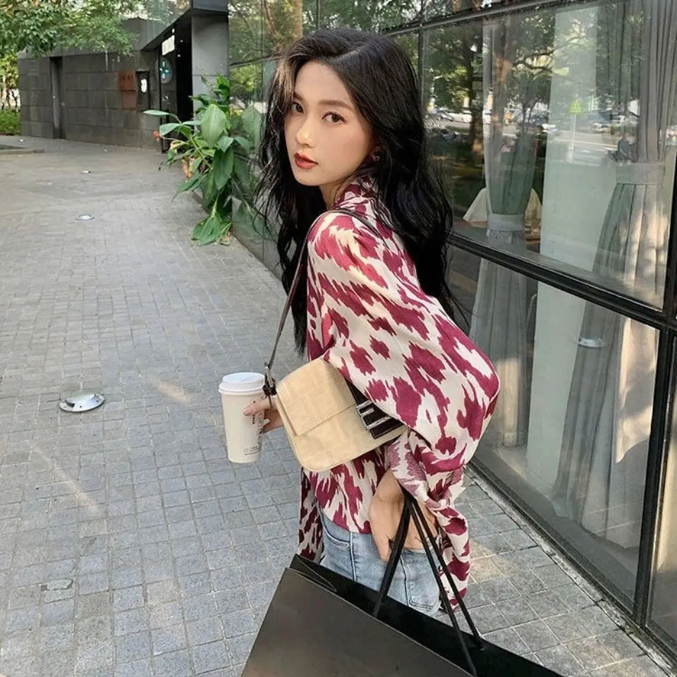 

Design sense minority leopard print versatile shirt autumn women wear Korean style loose medium and long fashion shirt