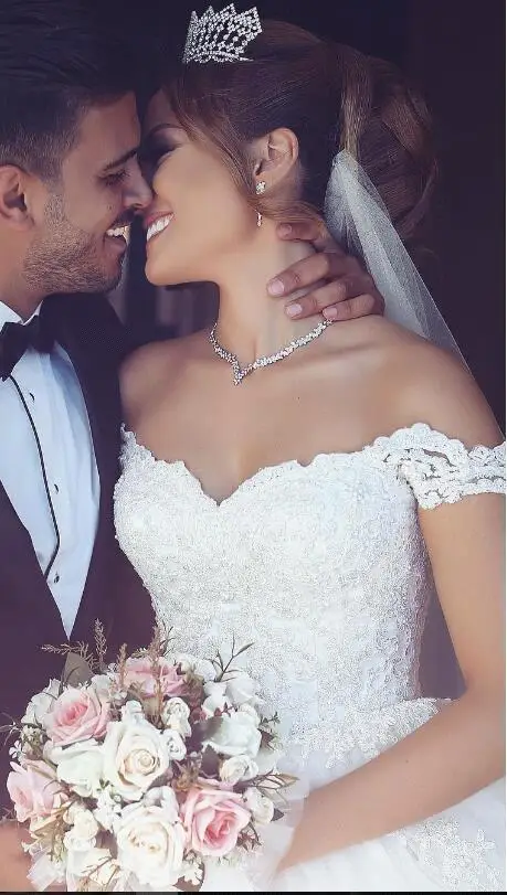 

MYYBLE White Lace Ball Gown Wedding Dress Off Shoulder Bride Wedding Dresses Plus Size Bridal Wedding Gowns Vestido de noiva