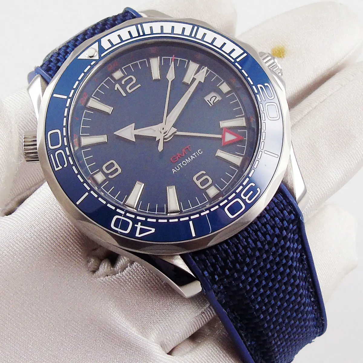 

41mm Self Winding Mens Watch Automatic GMT Movement Sapphire Glass Rubber Strap Date Window