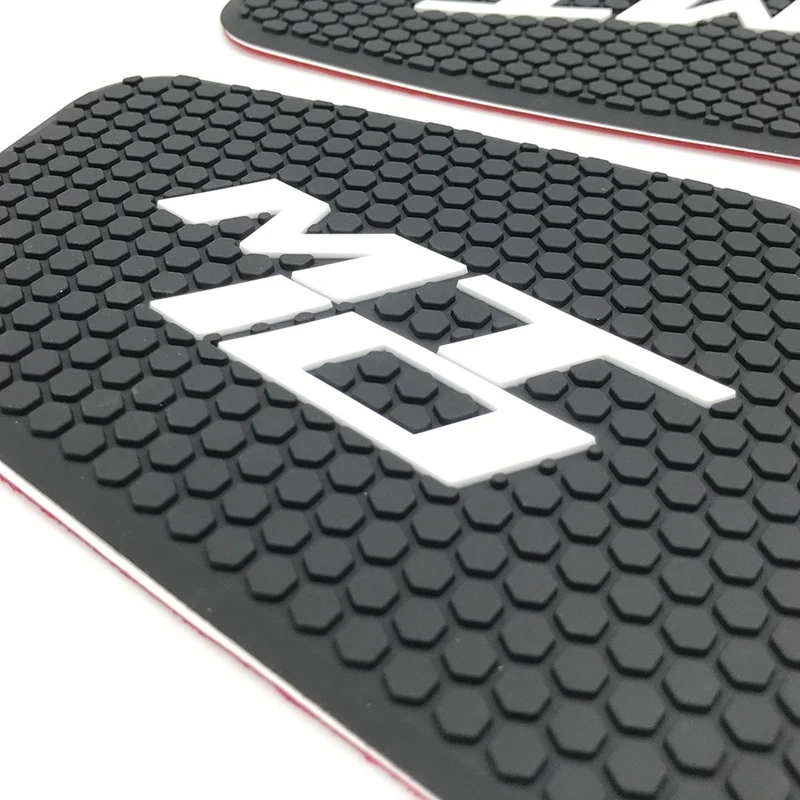 

Motorcycle Tank Pad Protector Sticker Decal Gas Knee Grip Tank Traction Pad for Yamaha MT10 MT 10 MT-10 2016 - 2019