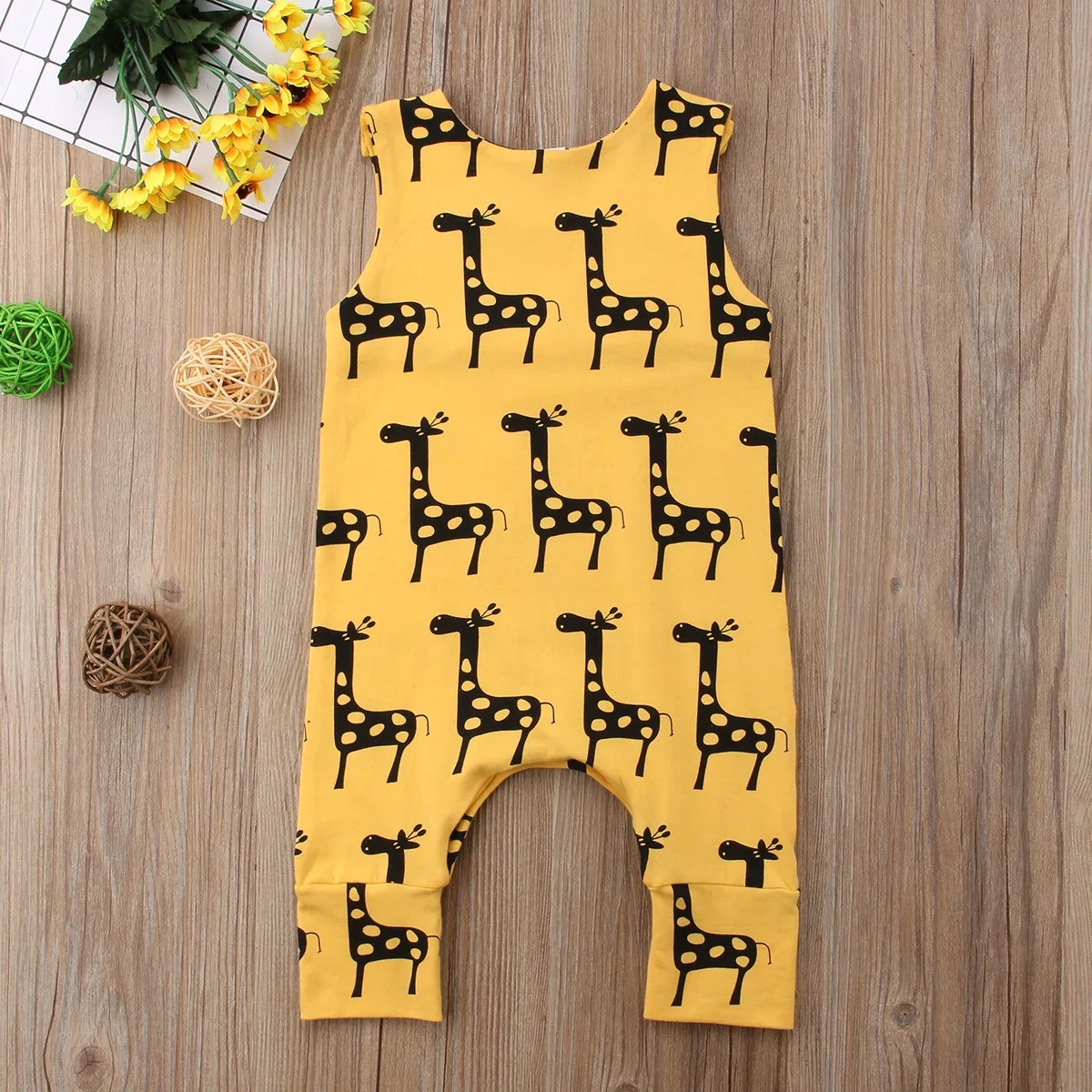

2021 New Summer 0-24M Toddler Baby Boy Girl Cartoon Giraffe Print Yellow Sleeveless Romper One-Piece Jumpsuit Infant Outfits