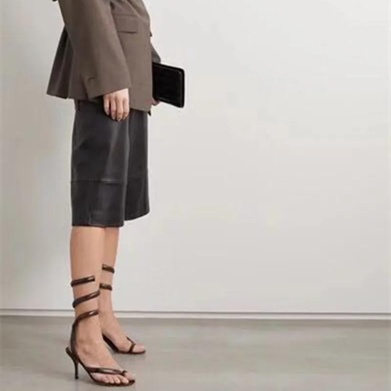 Сандалии Женские однотонные со змеиным принтом удобные Босоножки с открытым