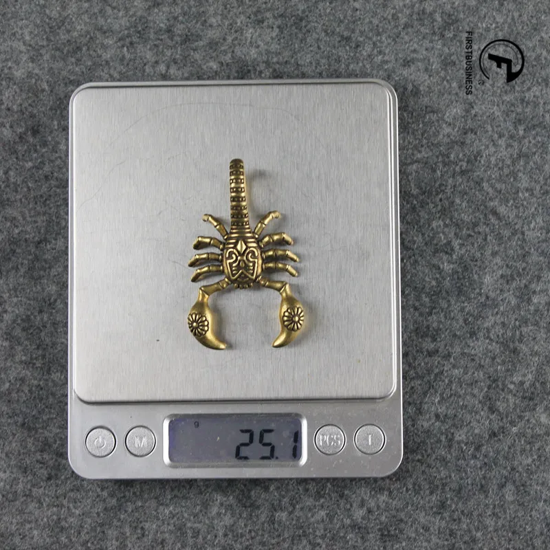 

Мини-статуэтка Скорпион из меди