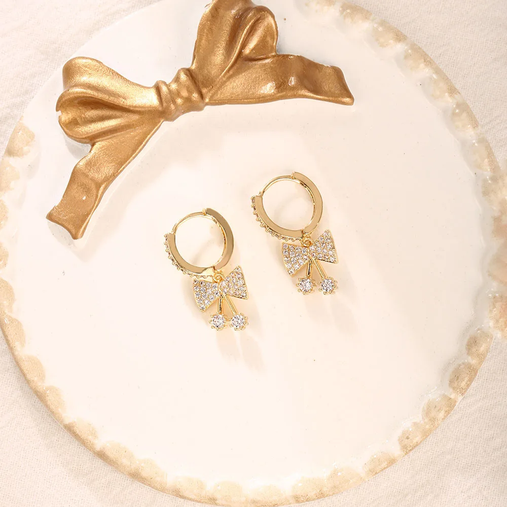 

New Metal Diamond Christmas Bell Female Earrings Fashion Trend Party Popular Christmas Personalized Jewelry Girls Birthday Gifts