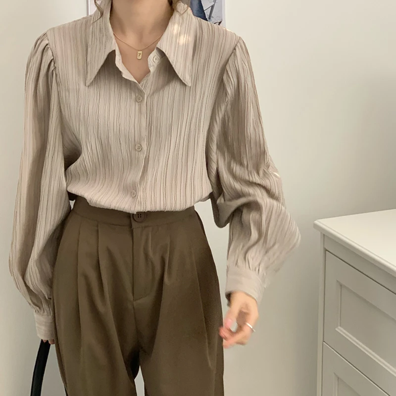 

Solid pleated shirt woman Korean long-sleeved loose-fitting single-breasted shirt women Simple Slim Spring 0-Neck Women's 2021