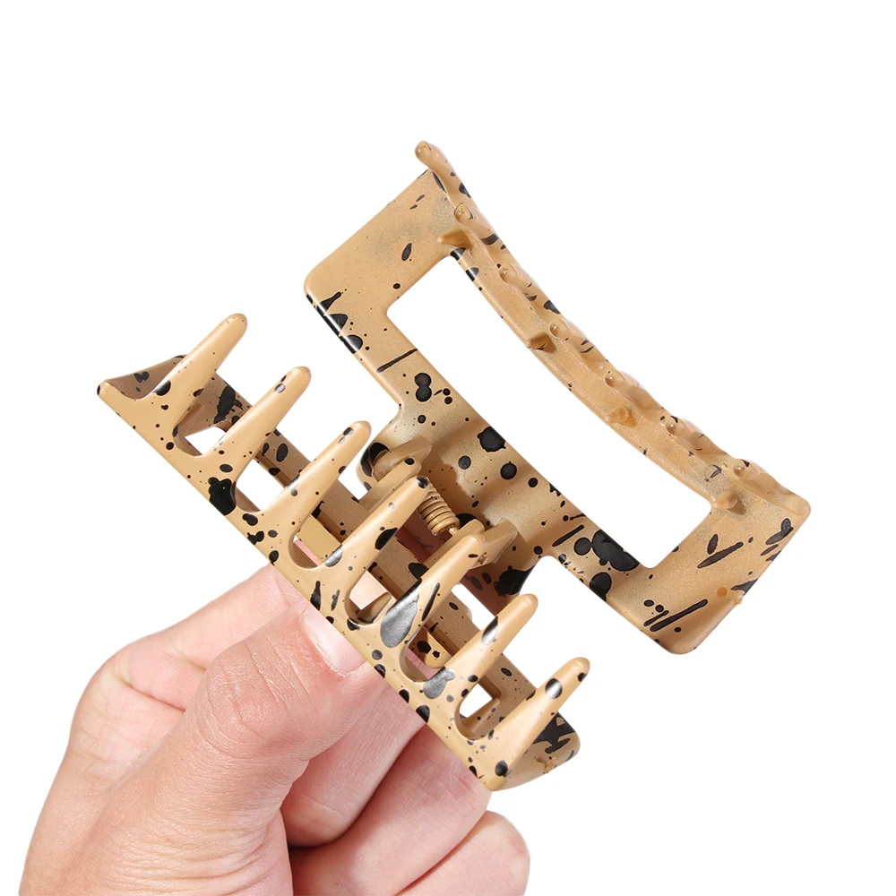 

1PC Elegant Hair Claw Clip Strong Hold Non Slip Hair Clamps Women Girls Hairpins Hairdressing Styling Tools