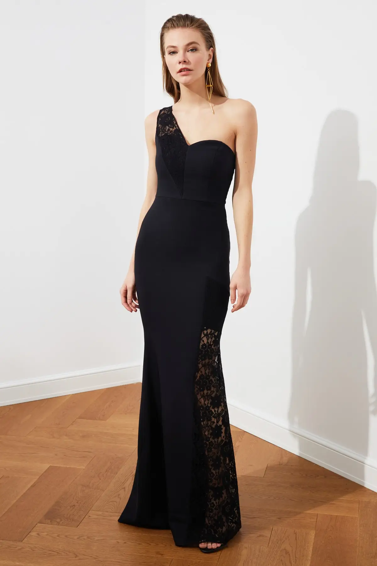 

Trendyol Lace Detailed Evening Dress TPRSS19BB0419
