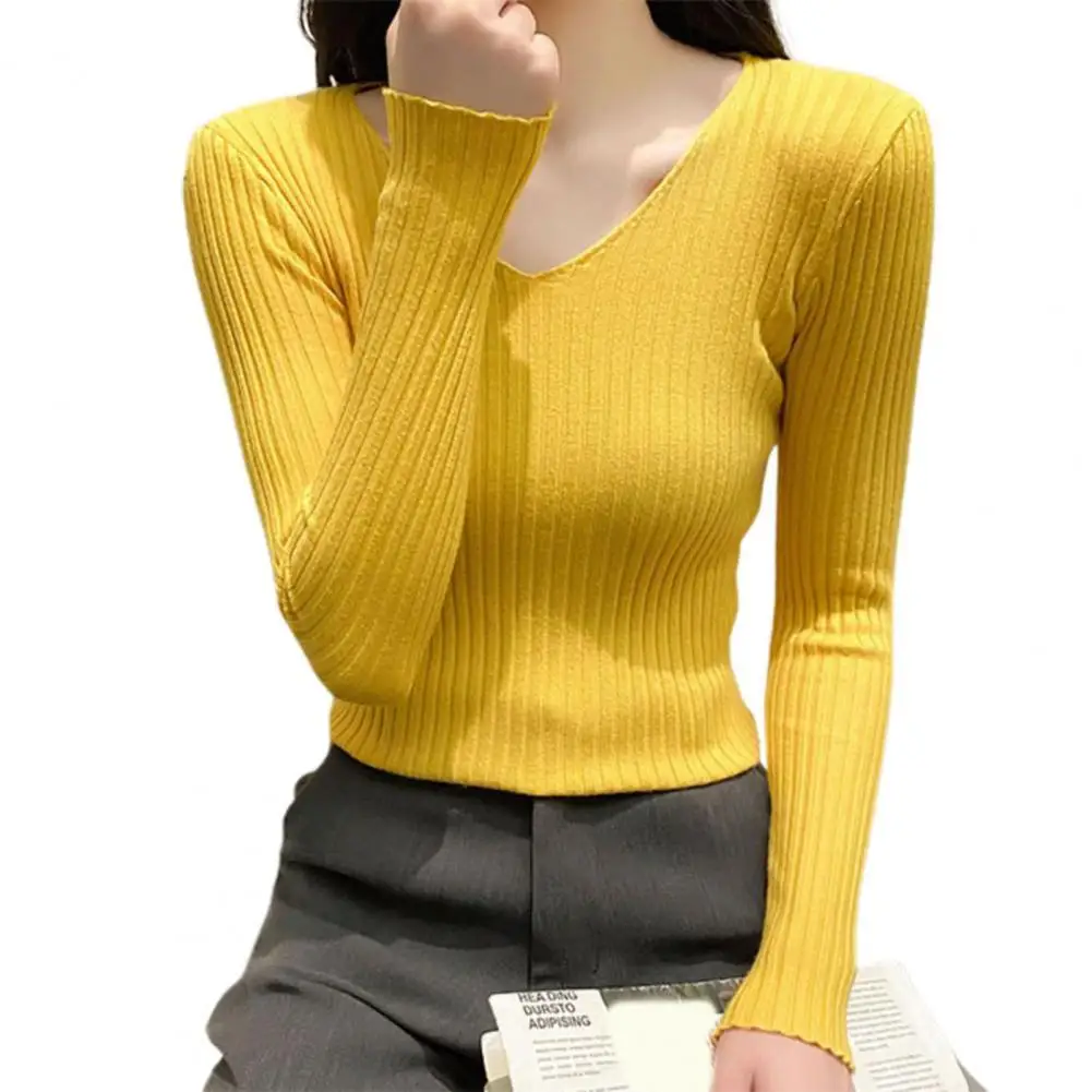 

Женский эластичный пуловер с V-образным вырезом и длинным рукавом