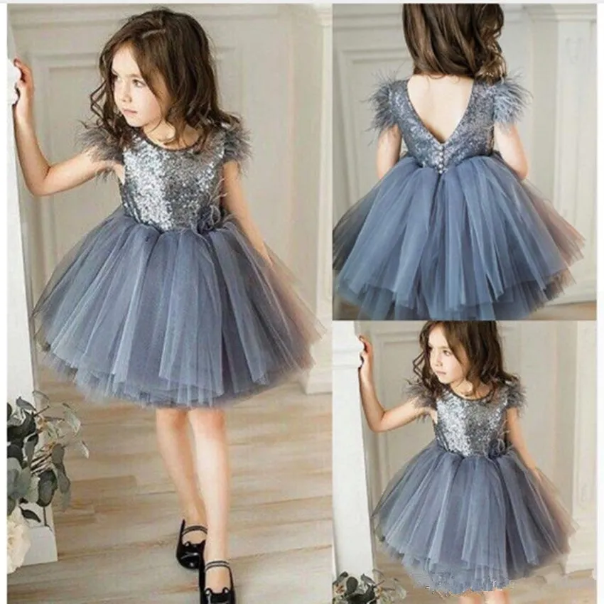 Серый для девочек в цветочек платья круглый вырез с голенищем выше колена