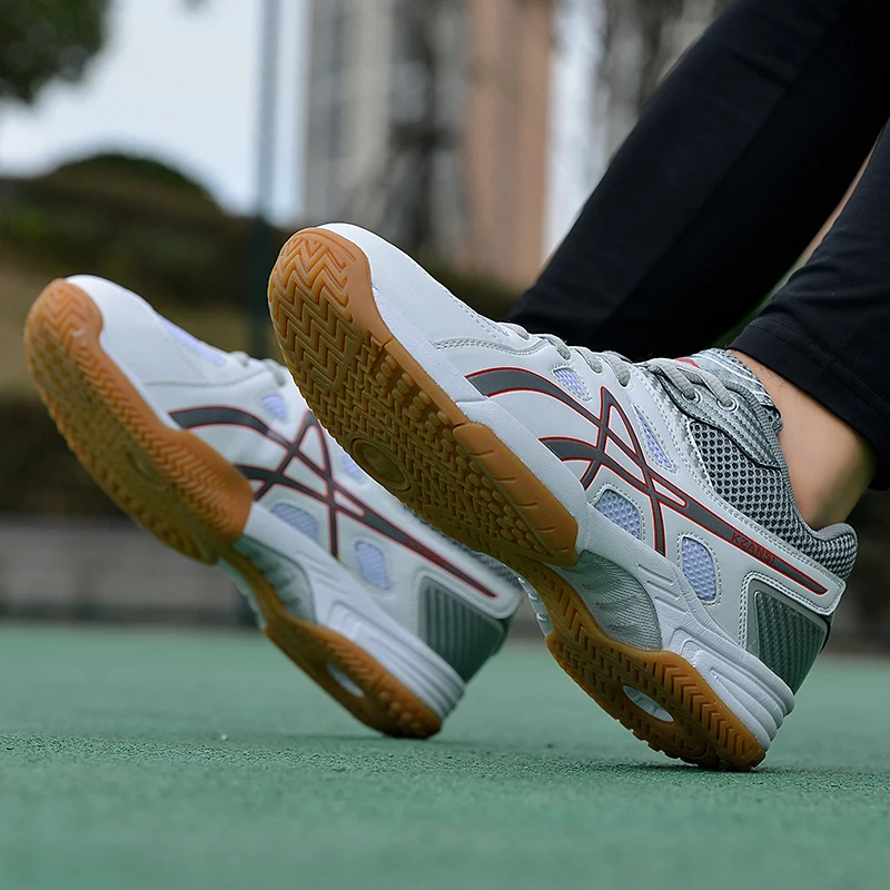 New Men Women Professional Badminton Shoes Breathable Mesh Badminton Sneakers Light Weight Volleyball Shoes Tennis Sneakers