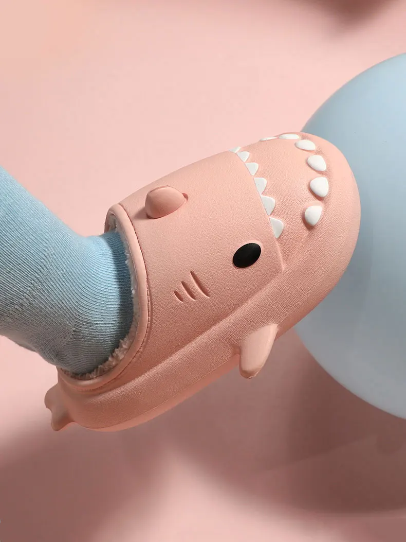 Милые Мультяшные тапочки Mo Dou из хлопка с акулами теплая зимняя обувь для